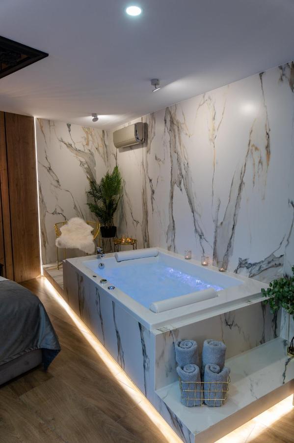 Jacuzzi Apartment Main Square Krakow Dış mekan fotoğraf
