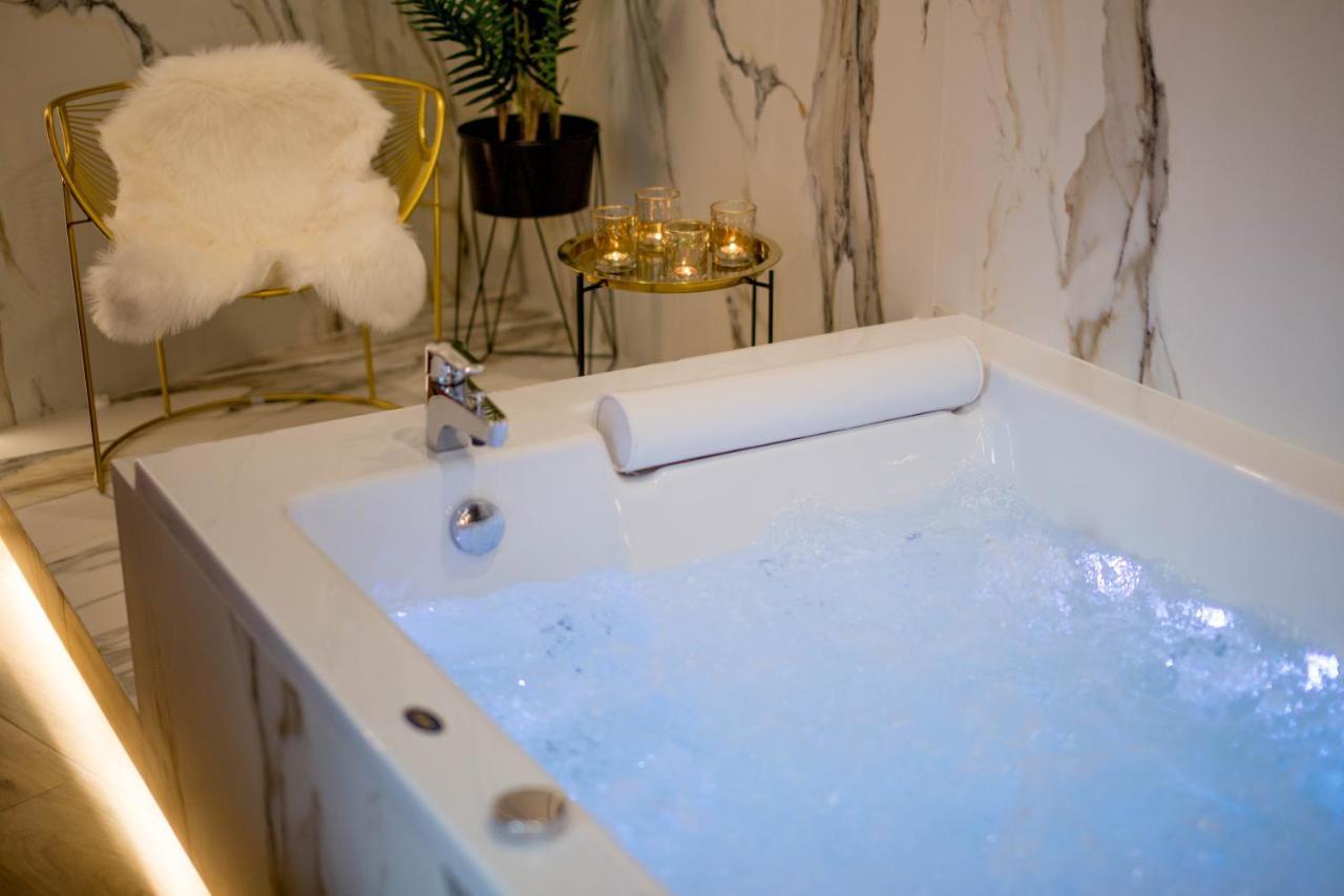 Jacuzzi Apartment Main Square Krakow Dış mekan fotoğraf